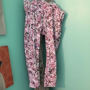 Lulu lemon capris